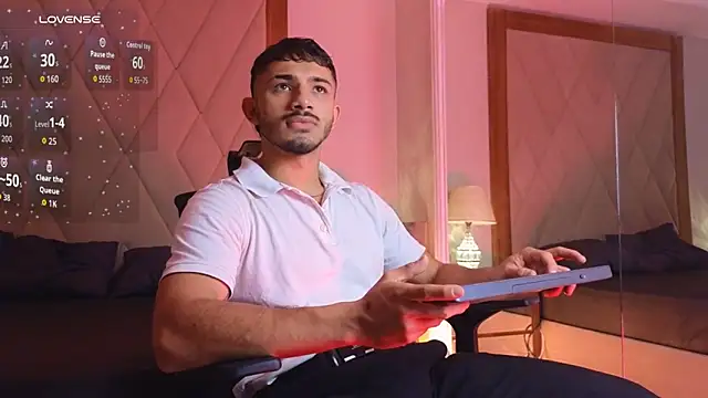 ArturoCardona  online show from February 2026 01:41:02 PM