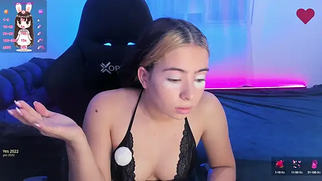 Aishelyng online show from September 2025 08:57:01 PM