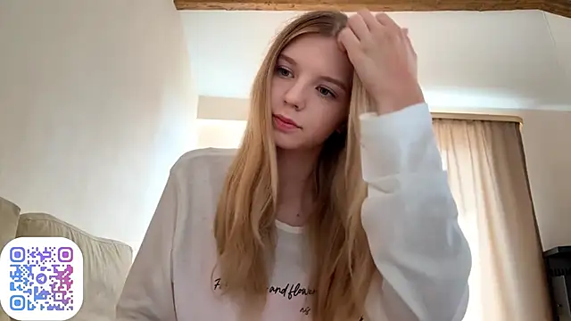 Snapshot of FruityXo chatting on September 2025 08:36:02 AM FruityXo online show from September 2025 08:36:02 AM