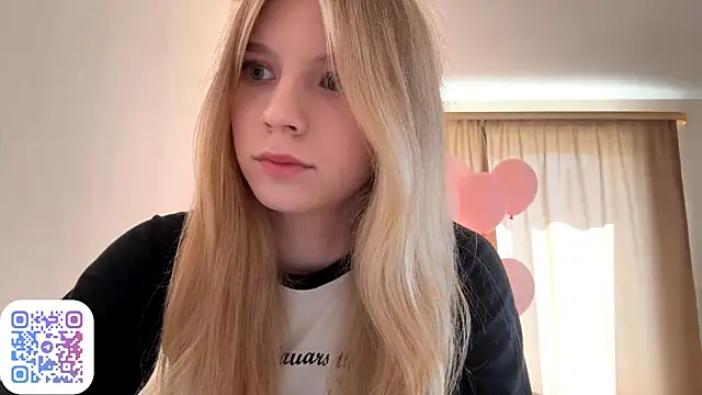 Snapshot of FruityXo chatting on September 2025 08:38:02 AM FruityXo online show from September 2025 08:38:02 AM