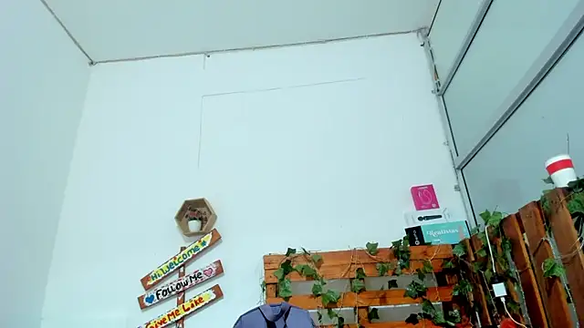 cris dulce online show from April 2026 07:03:01 PM