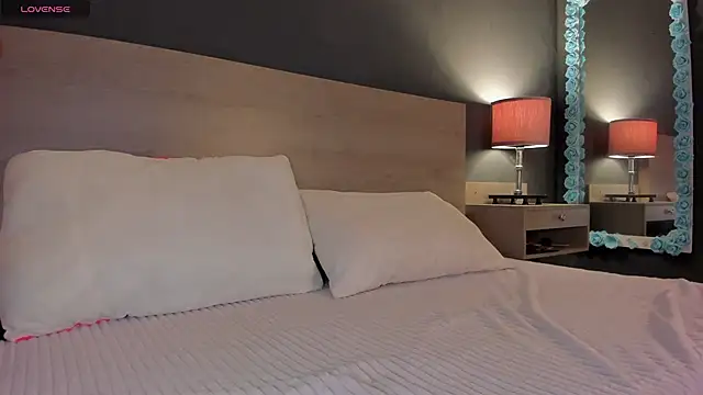 Snapshot of Zoe_Ruiiz chatting on December 2025 10:30:02 PM Zoe Ruiiz online show from December 2025 10:30:02 PM