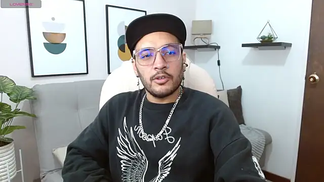   Damian    online show from October 2025 01:08:02 AM