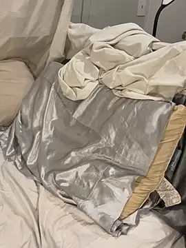 Lilamelon online show from April 2026 09:15:01 PM