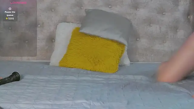 Snapshot of Leah_Brooks chatting on November 2025 04:55:01 AM Leah Brooks online show from November 2025 04:55:01 AM