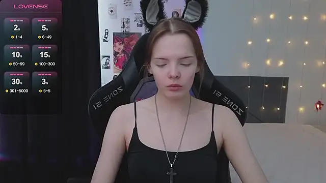 Luna Navy online show from February 2026 06:33:02 AM