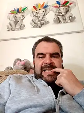 HairypapaK online show from April 2026 12:18:01 PM