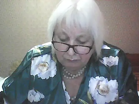 Alexia64231 online show from September 2025 04:32:01 PM