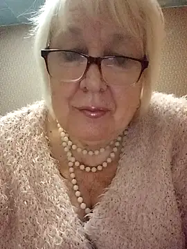 Alexia64231 online show from November 2025 03:36:01 PM