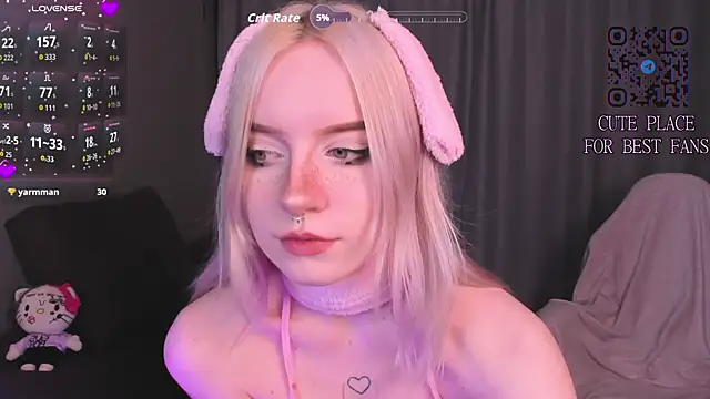 Snapshot of godlikegirlyy chatting on June 2026 03:54:01 PM godlikegirlyy online show from June 2026 03:54:01 PM