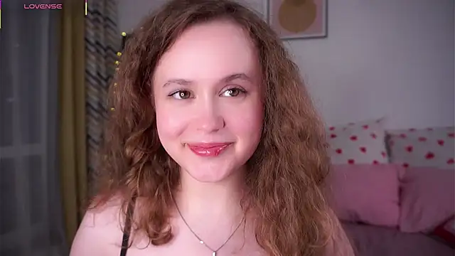 Snapshot of SusannaScholler chatting on May 2026 10:52:02 PM SusannaScholler online show from May 2026 10:52:02 PM