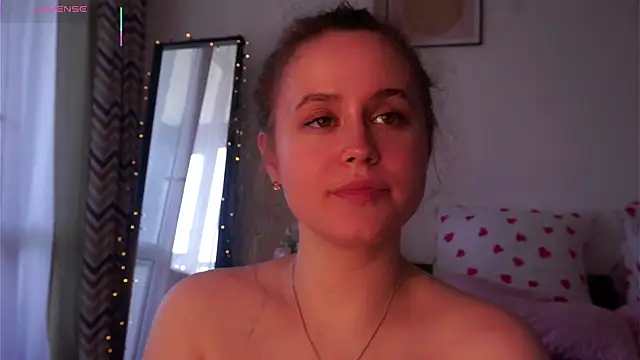 Snapshot of SusannaScholler chatting on June 2026 06:52:02 AM SusannaScholler online show from June 2026 06:52:02 AM