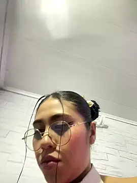 Snapshot of LuluMonroe_Eup chatting on December 2025 03:02:02 AM LuluMonroe Eup online show from December 2025 03:02:02 AM