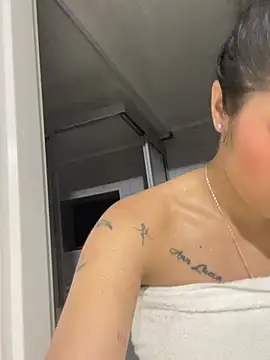 Snapshot of LuluMonroe_Eup chatting on February 2026 03:24:02 AM LuluMonroe Eup online show from February 2026 03:24:02 AM