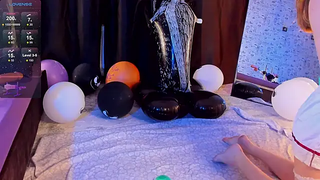 Lillie Berry online show from October 2025 05:08:01 AM