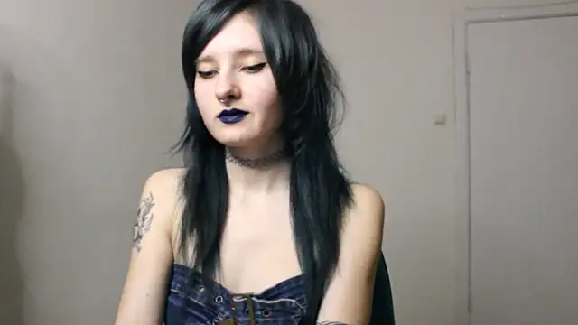 midnightsiren777 online show from November 2025 09:47:01 PM