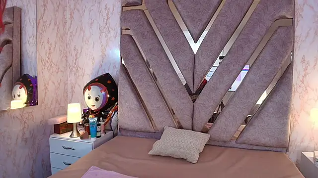 redd pandaa online show from October 2025 04:02:02 AM