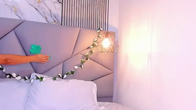 Tatihornyy online show from March 2026 11:35:01 AM