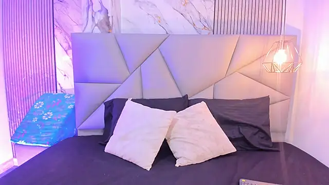 Tatihornyy online show from March 2026 11:37:01 AM