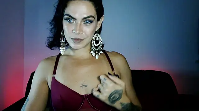Snapshot of Veronnaink chatting on May 2026 12:15:01 AM Veronnaink online show from May 2026 12:15:01 AM