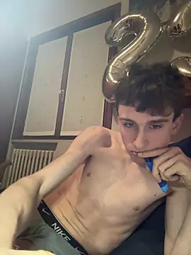 twinkethan07 online show from February 2026 01:37:02 AM