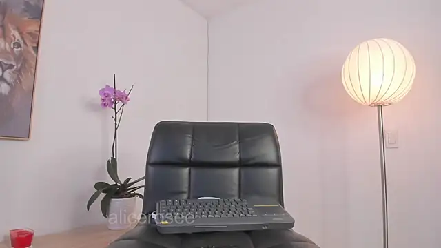 Snapshot of _Alicerosee chatting on June 2026 08:36:01 PM Alicerosee online show from June 2026 08:36:01 PM