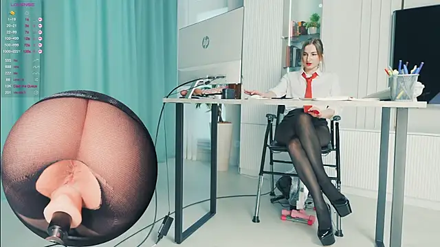 Snapshot of milahouston chatting on November 2025 07:19:02 AM milahouston online show from November 2025 07:19:02 AM