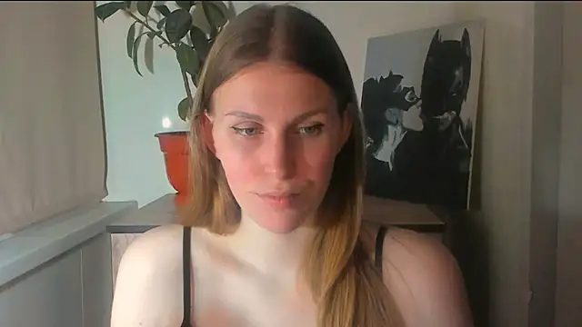 JuliaMuuun online show from April 2026 09:13:01 PM