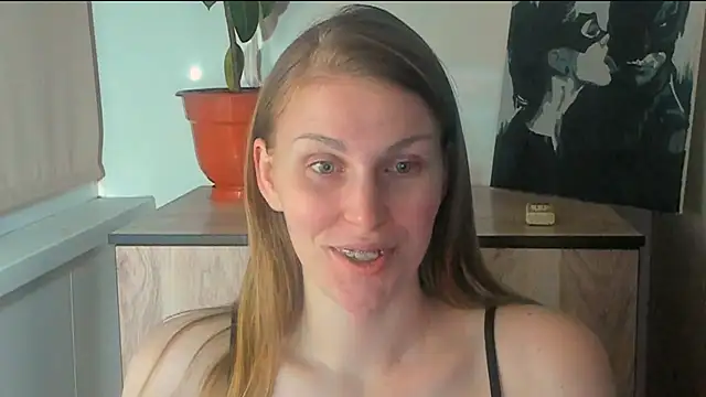 JuliaMuuun online show from April 2026 09:15:01 PM