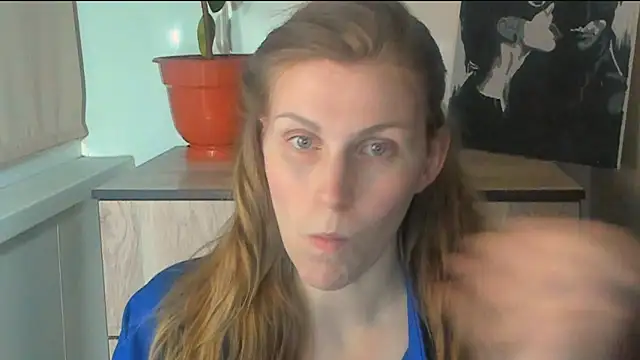 JuliaMuuun online show from April 2026 08:09:02 PM