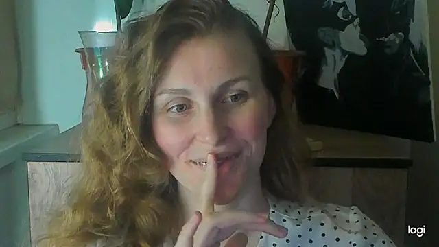 JuliaMuuun online show from May 2026 08:48:02 PM