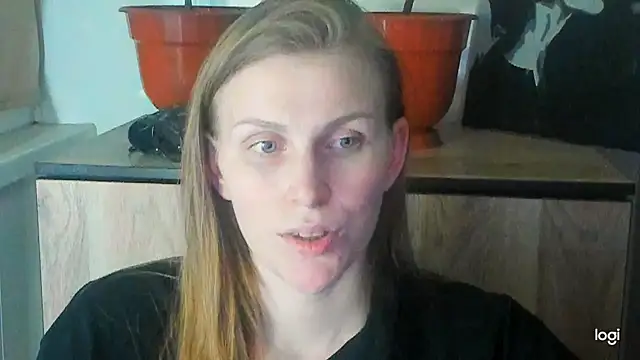 JuliaMuuun online show from May 2026 09:09:02 PM