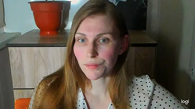 JuliaMuuun online show from July 2026 07:49:02 PM