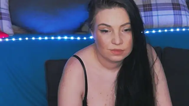 GrayLunna online show from March 2026 08:19:01 AM