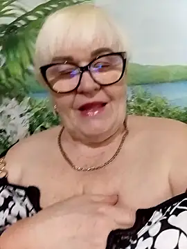 Snapshot of VioletSweet5566 chatting on May 2026 12:57:01 PM VioletSweet5566 online show from May 2026 12:57:01 PM