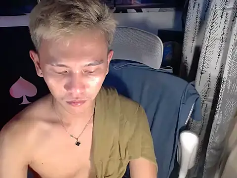 RalfAsian25 online show from April 2026 11:40:02 AM