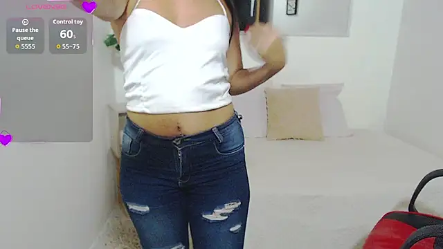 SamantaSweett  online show from March 2026 11:44:01 PM