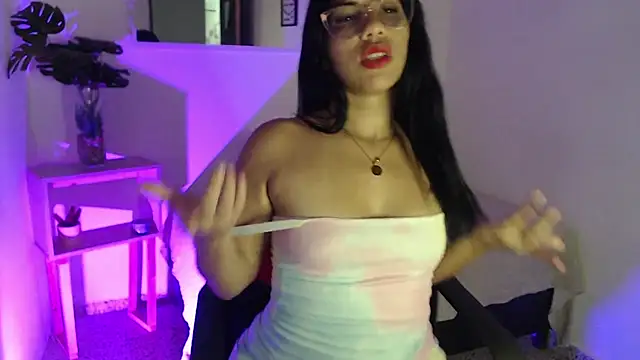 Snapshot of SamantaSweett_ chatting on July 2026 05:09:02 AM SamantaSweett online show from July 2026 05:09:02 AM