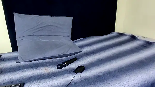 ThickTemptress18 online show from November 2025 11:09:01 AM