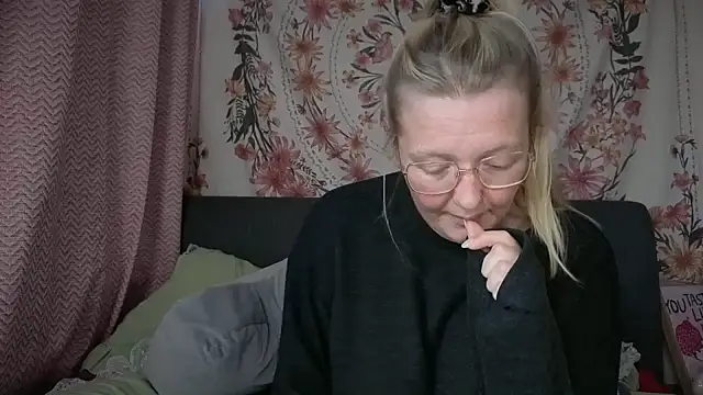 Daisyxoxo  online show from December 2025 09:40:02 AM