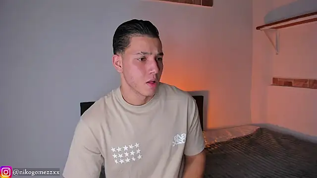 Snapshot of max_valiant1 chatting on October 2025 04:12:01 AM max valiant1 online show from October 2025 04:12:01 AM