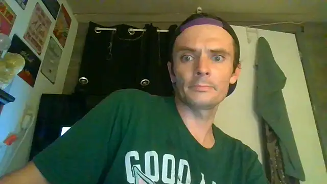 Snapshot of RichardW chatting on June 2026 10:37:02 AM RichardW online show from June 2026 10:37:02 AM