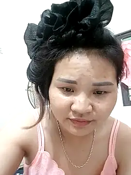 Snapshot of Heulwen-22 chatting on September 2025 07:40:02 AM Heulwen-22 online show from September 2025 07:40:02 AM