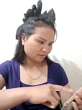 Snapshot of Heulwen-22 chatting on September 2025 03:03:02 PM Heulwen-22 online show from September 2025 03:03:02 PM