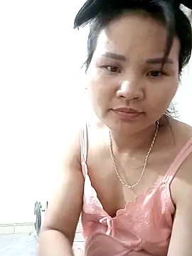 Snapshot of Heulwen-22 chatting on October 2025 08:09:02 AM Heulwen-22 online show from October 2025 08:09:02 AM