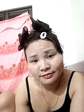 Snapshot of Heulwen-22 chatting on November 2025 12:06:02 PM Heulwen-22 online show from November 2025 12:06:02 PM