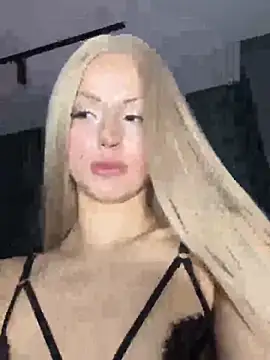 FavoriteKira online show from April 2026 02:49:01 PM