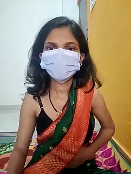 Shivani2002 online show from November 2025 05:33:01 PM