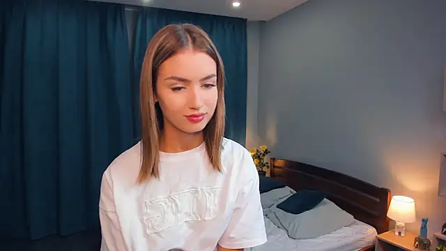 IsaVesco online show from September 2025 07:58:02 PM