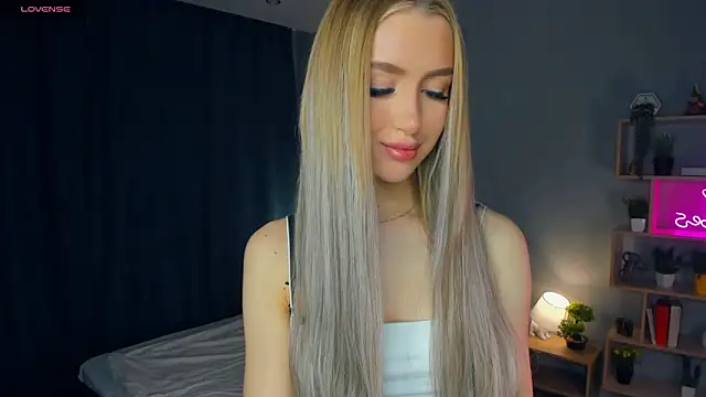 IsaVesco online show from March 2026 07:32:01 PM